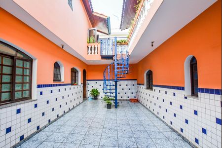 Casa à venda com 330m², 5 quartos e 6 vagasQuintal