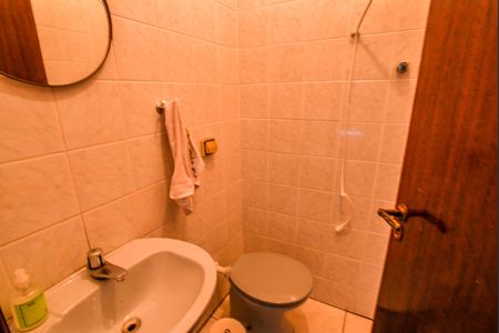 Casa à venda com 330m², 5 quartos e 6 vagasSalão