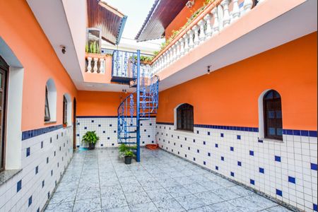 Casa à venda com 330m², 5 quartos e 6 vagasQuintal