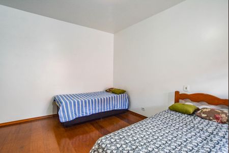 Casa à venda com 330m², 5 quartos e 6 vagasQuarto 5