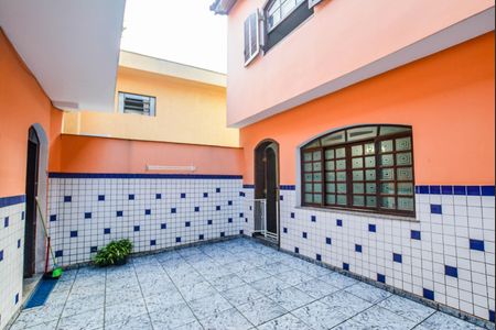 Casa à venda com 330m², 5 quartos e 6 vagasQuintal