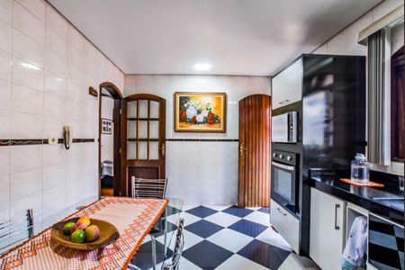 Casa à venda com 330m², 5 quartos e 6 vagasCozinha 1