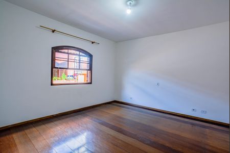 Casa à venda com 330m², 5 quartos e 6 vagasQuarto 4