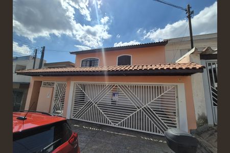 Casa à venda com 330m², 5 quartos e 6 vagasFachada