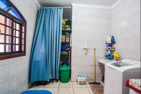 Casa à venda com 330m², 5 quartos e 6 vagasÁrea de Serviço