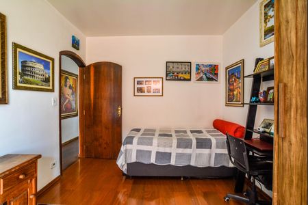 Casa à venda com 330m², 5 quartos e 6 vagasQuarto 1