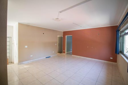 Casa à venda com 250m², 3 quartos e 3 vagasSALA