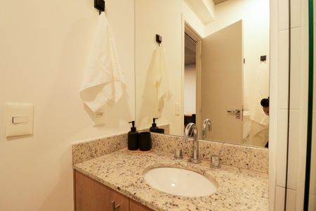Banheiro de kitnet/studio à venda com 0 quarto, 33m² em Santana, São Paulo