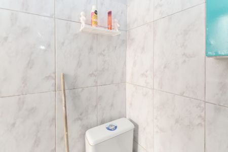 Banheiro de casa para alugar com 1 quarto, 23m² em Parque Ramos Freitas, São Paulo