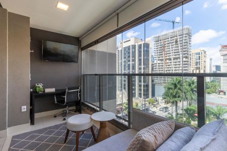 Studio para alugar com 29m², 1 quarto e 1 vaga Studio para alugar com 29m², 1 quarto e 1 vagaVaranda