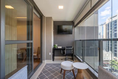 Studio para alugar com 29m², 1 quarto e 1 vaga Studio para alugar com 29m², 1 quarto e 1 vagaVaranda