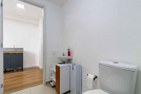 Banheiro de kitnet/studio para alugar com 1 quarto, 25m² em Vila Lageado, São Paulo