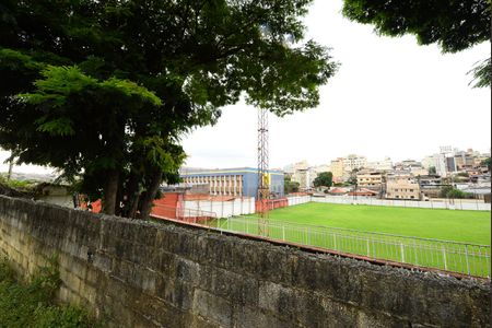 Casa à venda com 384m², 2 quartos e 8 vagas Casa à venda com 384m², 2 quartos e 8 vagasVista do Quintal