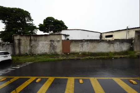 Casa à venda com 384m², 2 quartos e 8 vagas Casa à venda com 384m², 2 quartos e 8 vagasFachada
