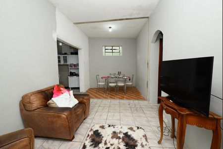 Casa à venda com 384m², 2 quartos e 8 vagas Casa à venda com 384m², 2 quartos e 8 vagasSala