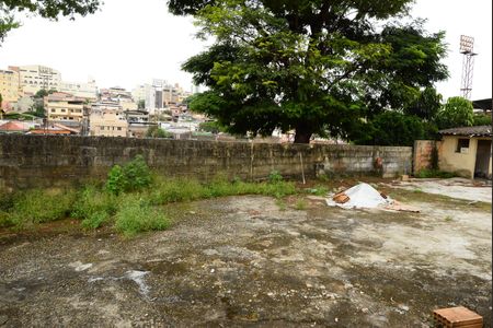 Casa à venda com 384m², 2 quartos e 8 vagas Casa à venda com 384m², 2 quartos e 8 vagasQuintal