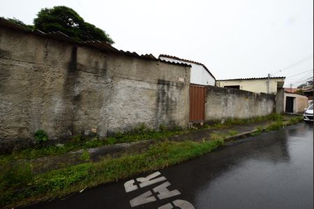 Casa à venda com 384m², 2 quartos e 8 vagas Casa à venda com 384m², 2 quartos e 8 vagasFachada