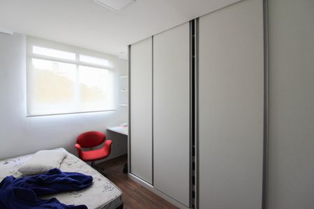 Apartamento à venda com 75m², 3 quartos e 2 vagasQuarto 2