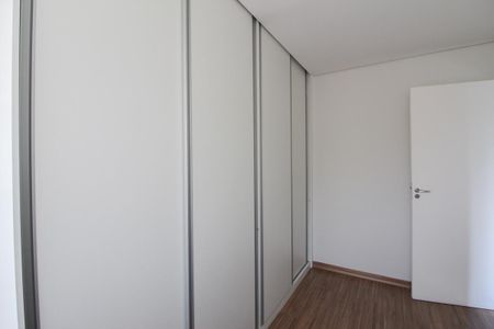 Apartamento à venda com 75m², 3 quartos e 2 vagasQuarto 2