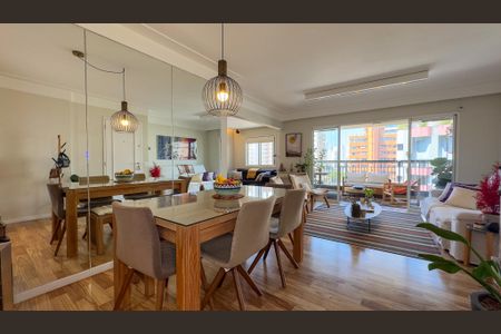 Apartamento à venda com 110m², 2 quartos e 2 vagas Apartamento à venda com 110m², 2 quartos e 2 vagasSala