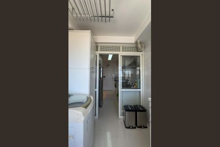 Apartamento à venda com 110m², 2 quartos e 2 vagas Apartamento à venda com 110m², 2 quartos e 2 vagasCozinha e Área de Serviço