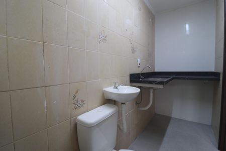 Banheiro de apartamento para alugar com 1 quarto, 12m² em Campestre, Santo André