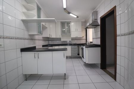 Apartamento à venda com 200m², 2 quartos e 2 vagasCozinha