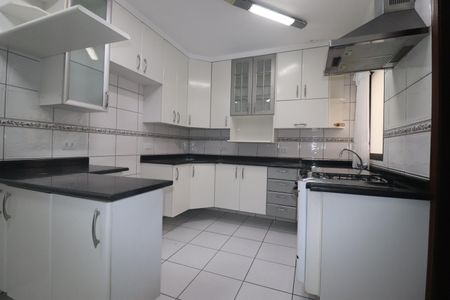 Apartamento à venda com 200m², 2 quartos e 2 vagasCozinha