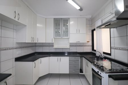 Apartamento à venda com 200m², 2 quartos e 2 vagasCozinha