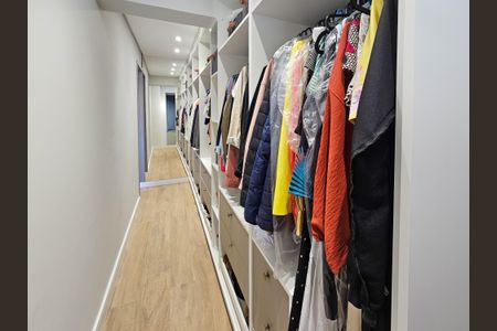 Apartamento à venda com 108m², 2 quartos e 2 vagasCloset da suíte