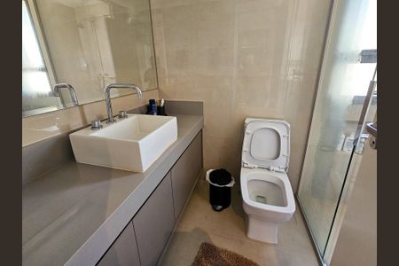 Apartamento à venda com 108m², 2 quartos e 2 vagasBanheiro da Suíte