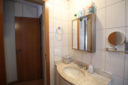 Apartamento à venda com 88m², 3 quartos e 2 vagasBanheiro da Suíte 1