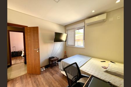 Casa à venda com 600m², 6 quartos e 4 vagasQuarto 3
