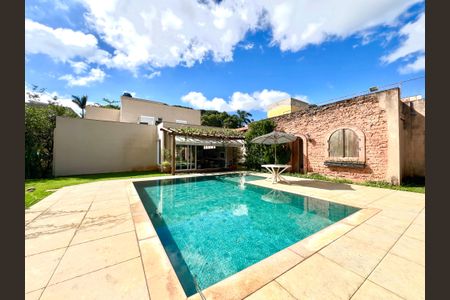 Casa à venda com 600m², 6 quartos e 4 vagasPiscina
