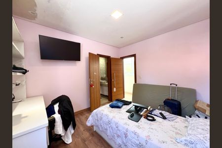 Casa à venda com 600m², 6 quartos e 4 vagasQuarto 4