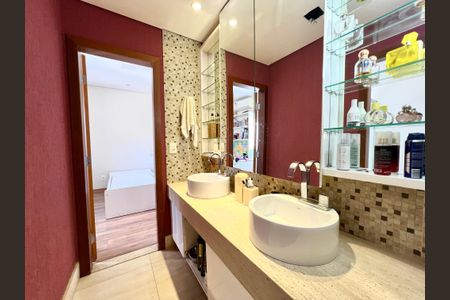 Casa à venda com 600m², 6 quartos e 4 vagasBanheiro 1