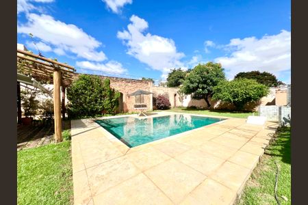 Casa à venda com 600m², 6 quartos e 4 vagasPiscina