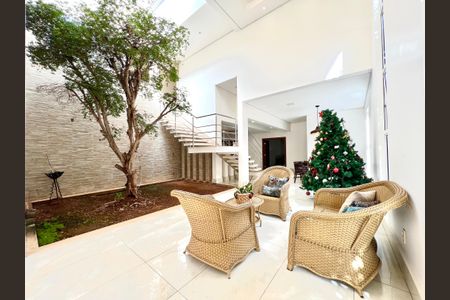 Casa à venda com 600m², 6 quartos e 4 vagasHall de entrada