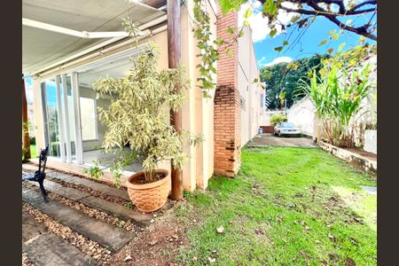 Casa à venda com 600m², 6 quartos e 4 vagasCorredor