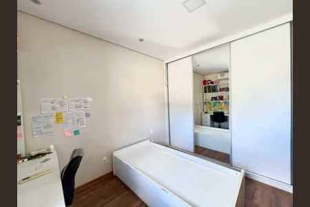 Casa à venda com 600m², 6 quartos e 4 vagasQuarto 2