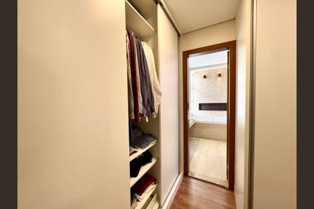 Casa à venda com 600m², 6 quartos e 4 vagasCloset da suíte