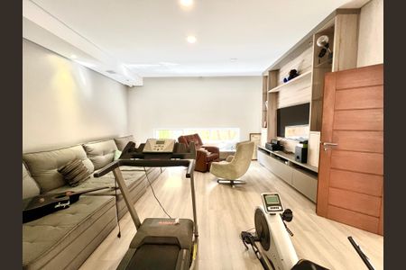 Casa à venda com 600m², 6 quartos e 4 vagasSala de TV