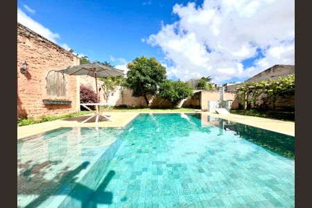 Casa à venda com 600m², 6 quartos e 4 vagasPiscina