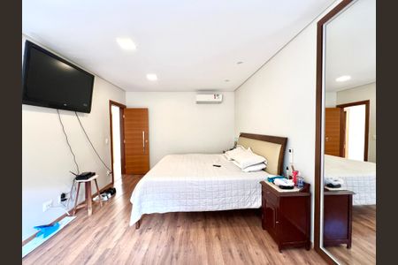 Casa à venda com 600m², 6 quartos e 4 vagasQuarto 5