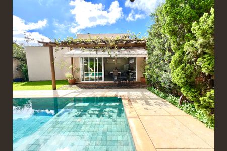 Casa à venda com 600m², 6 quartos e 4 vagasPiscina