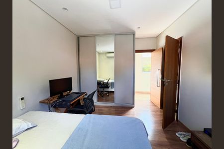Casa à venda com 600m², 6 quartos e 4 vagasQuarto 3