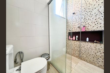Casa à venda com 600m², 6 quartos e 4 vagasBanheiro 1