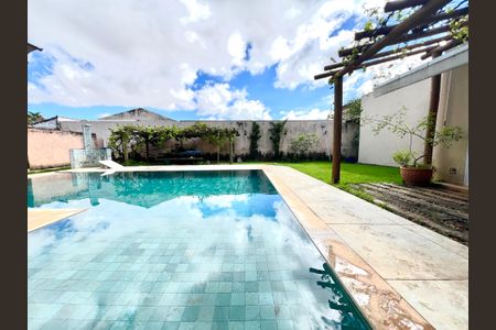 Casa à venda com 600m², 6 quartos e 4 vagasPiscina