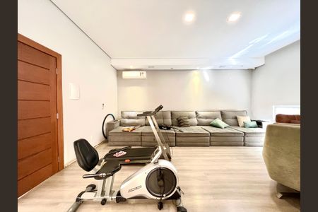 Casa à venda com 600m², 6 quartos e 4 vagasSala de TV