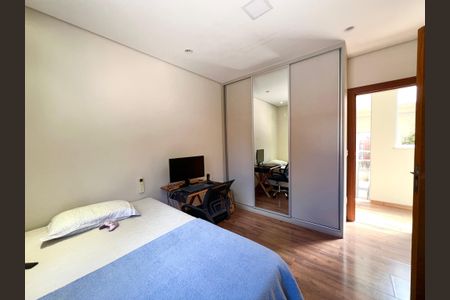 Casa à venda com 600m², 6 quartos e 4 vagasQuarto 3